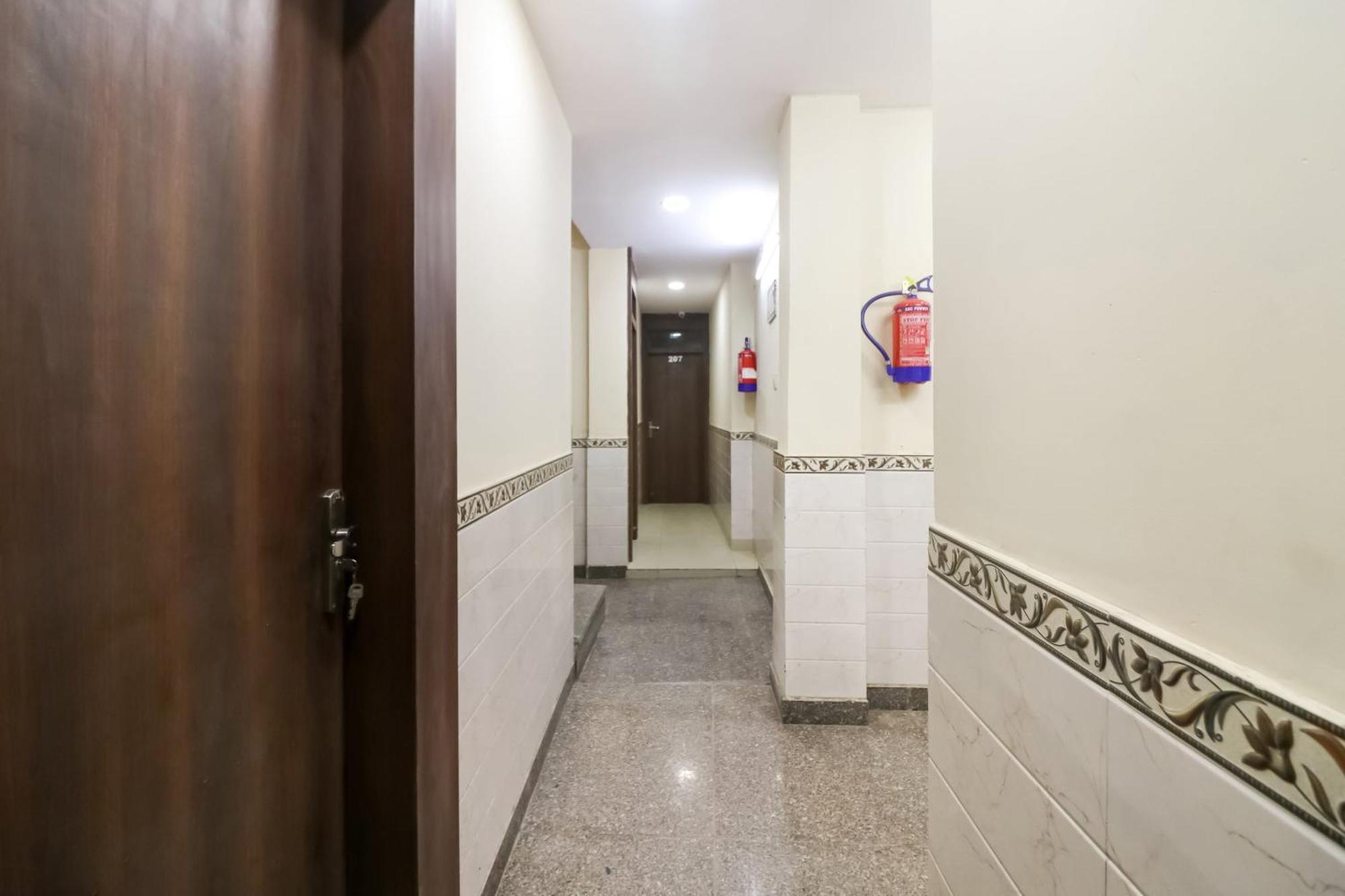 Hotel O Mayur Plaza Delhi  Exterior photo